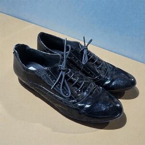Steve Madden Shiny Black Lace-Up Flats